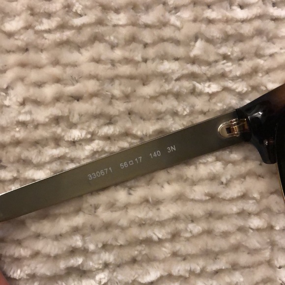 Barely worn authentic Michael Kors sunglasses - Picture 5 of 12